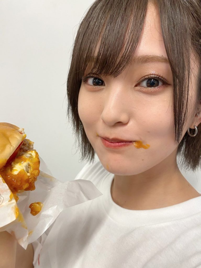 モスバーガー新CMでの山本彩の顔が変わった？画像で比較！痩せすぎて別人？ kekeタイムズ